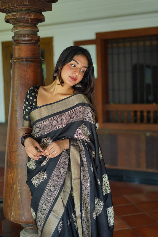 Black with White Coloured Soft Cotton Crape with Zari Woven Pattu Border & Batik Printed Women Party/Festival wear Cotton Crape Saree with Blouse!!