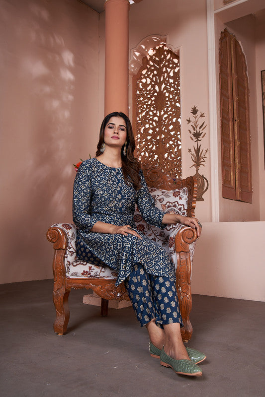 Blue Coloured Royal Silk export quality with Hand work Round Neck 3/4 sleeves Women Designer Party/ Casual wear Kurti with Pant!!