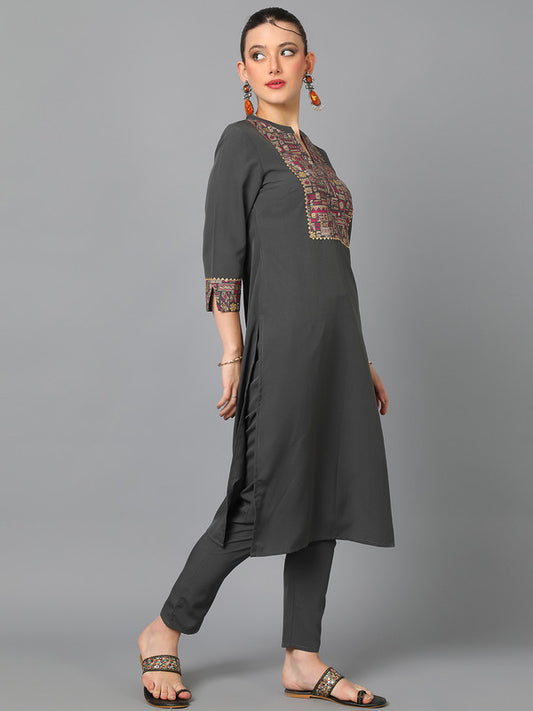 Dark Grey Coloured Crepe with Pigment Print V-Neck 3/4th regular sleeve Side Slit Women Designer Party/Casual wear Straight Kurta with Pant!!