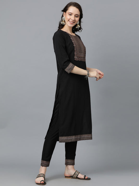 Black Coloured Crepe with Pigment Print, Round Neck, 3/4 Sleeves & Side Slits Women Designer Party/Casual wear Straight Kurta with Pant!!