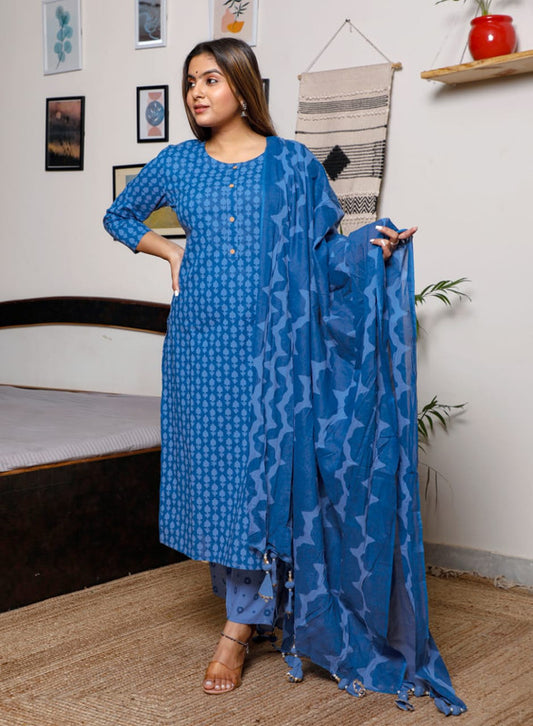 Blue & Off White Coloured Pure Cotton with Print & Taussal Work Women Designer Party wear Kurti with Salwar & Dupatta!!