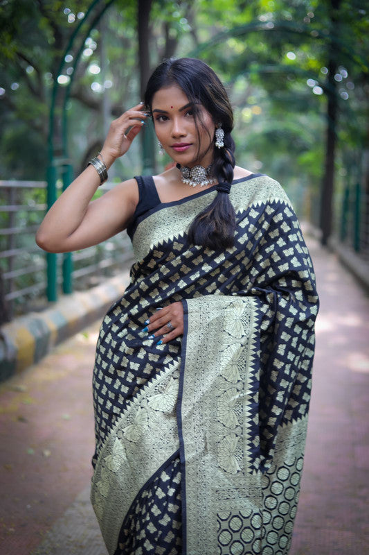 BEAUTIFUL PAITHANI  SILK SAREE!!