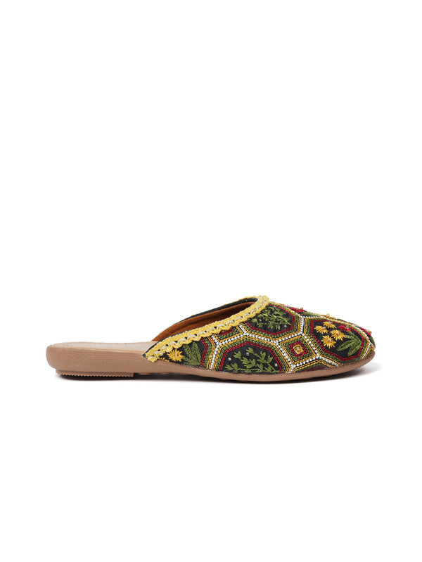 Women's Embroidered Green Canvas Closed Toe Bellies!!
