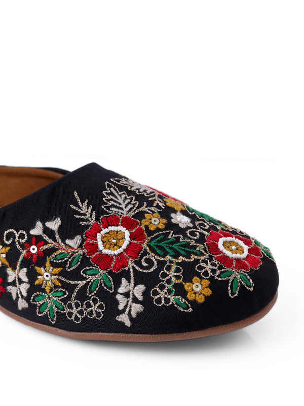 Women's Embroidered Black Canvas Round Toe Bellies!!