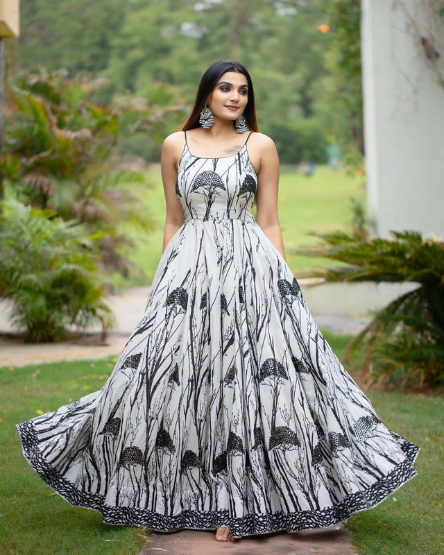 Beautiful Designer Gown with inner and Digital Print.