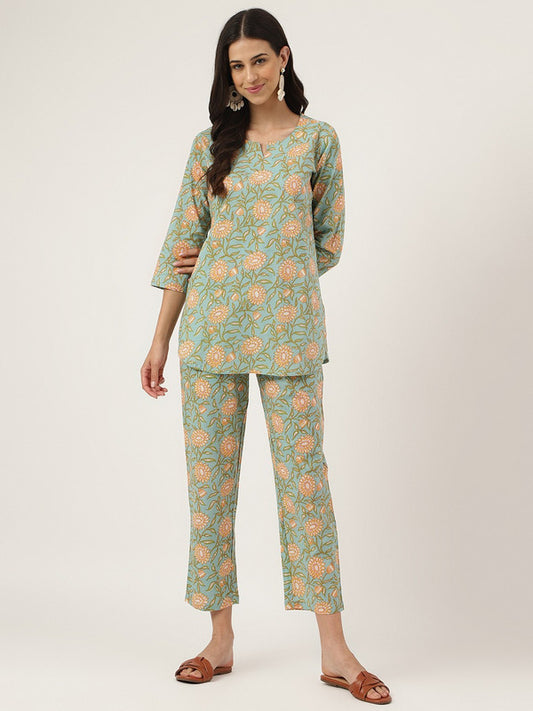 Green & Orange Coloured Pure Cotton Floral Printed Round Neck 3/4 Sleeves Woman Designer Stylish Top & Trousers Night suit!!