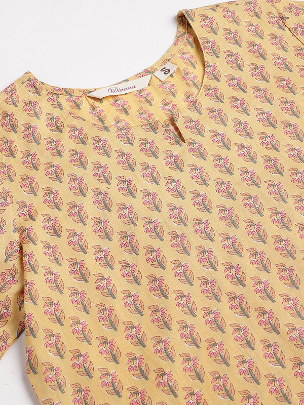 Yellow & Pink Coloured Pure Cotton Floral Printed Round Neck 3/4 Sleeves Woman Designer Stylish Top & Trousers Night suit!!