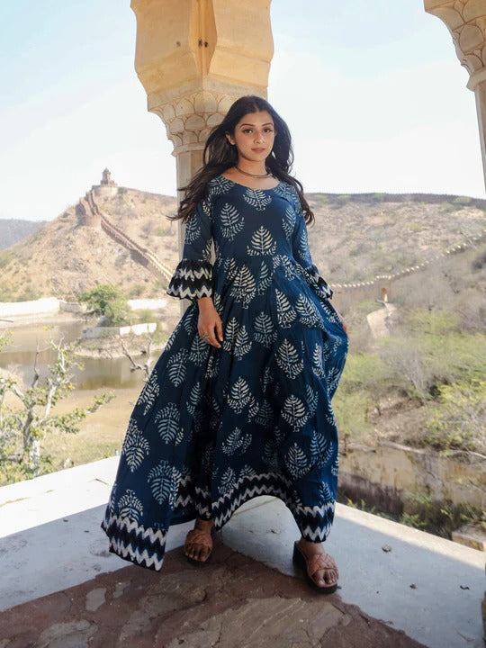 Blue & White Coloured Pure Cotton Floral Printed Round Neck Women Designer Party/Daily wear Anarkali Shape Kurti!!