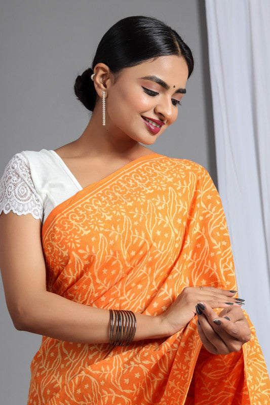 Buy White & Orange Sarees for Women by Patrode Online | Ajio.com