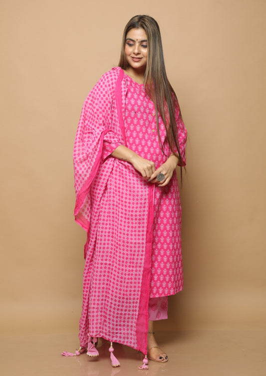 Pink & Off White Coloured Pure Cotton with Print & Taussal Work Women Designer Party wear Kurti with Salwar & Dupatta!!