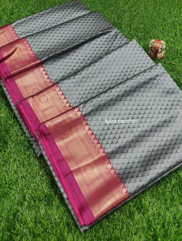 Original Banarasi Tanchoi Silk  latest contrast Saree!!