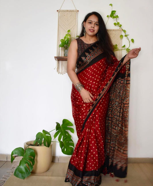 Maroon & Black Coloured Imported Cotton Digital print Women Party wear Saree with Blouse!!