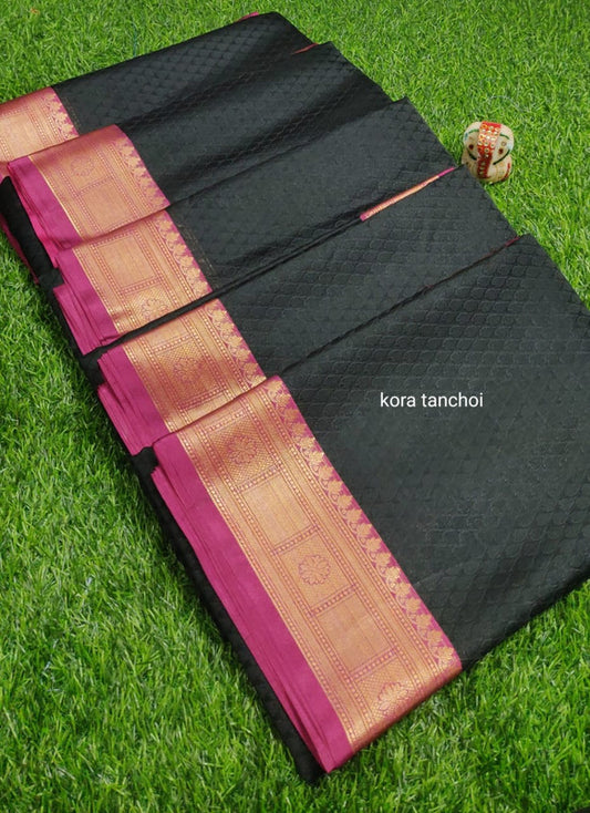 Original Banarasi Tanchoi Silk  latest contrast Saree!!