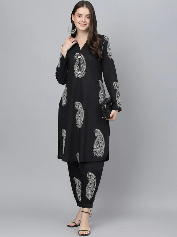 Black Ethnic motifs printed Straight Shape Party wear Kurti with Patiala Pant!!