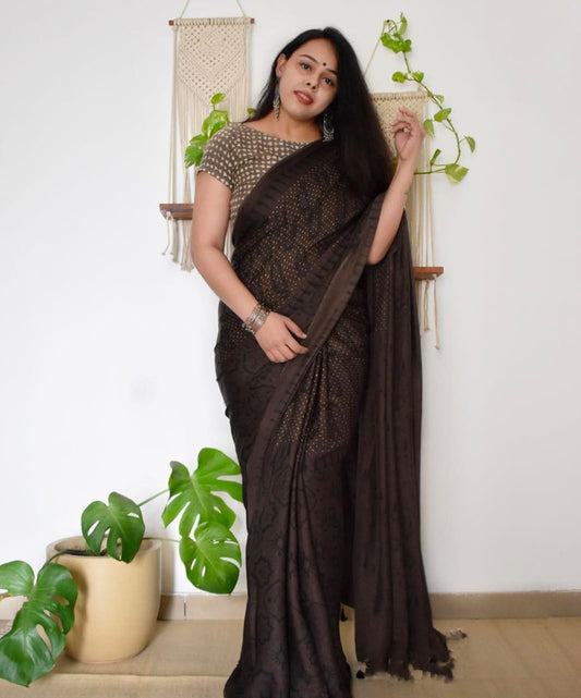 Brown Coloured Imported Cotton Digital print Women Party wear Saree with Blouse!!