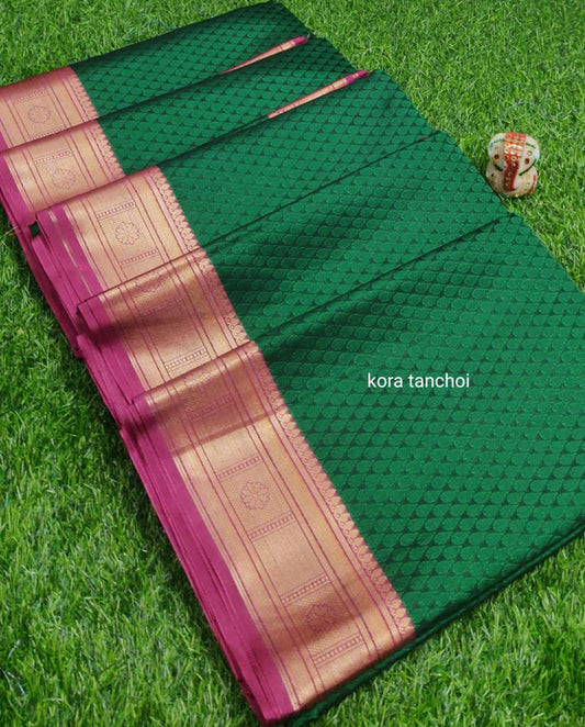 Original Banarasi Tanchoi Silk  latest contrast Saree!!