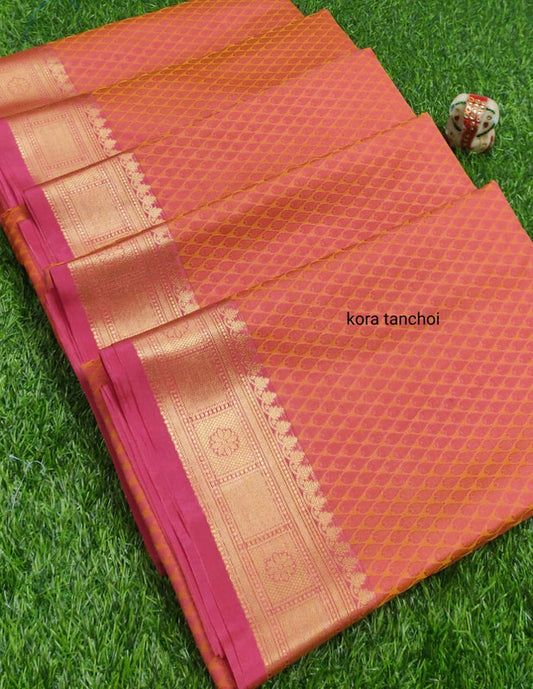 Original Banarasi Tanchoi Silk  latest contrast Saree!!