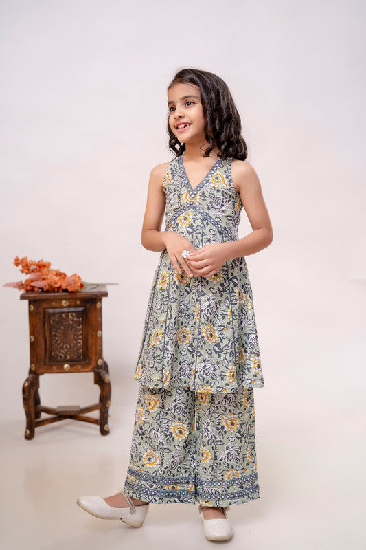 Green Coloured Pure Cotton with Beautiful Print Sleeveless Girls Kids Designer Party wear Kurti with Palazzo!!