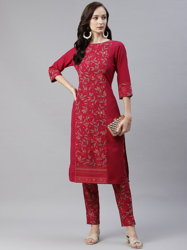 Dark Pink Coloured Premium Crep with foil print Round Neck 3/4 Sleeves Side Slit Women Designer Casual/Daily wear Straight Cut Kurti!!