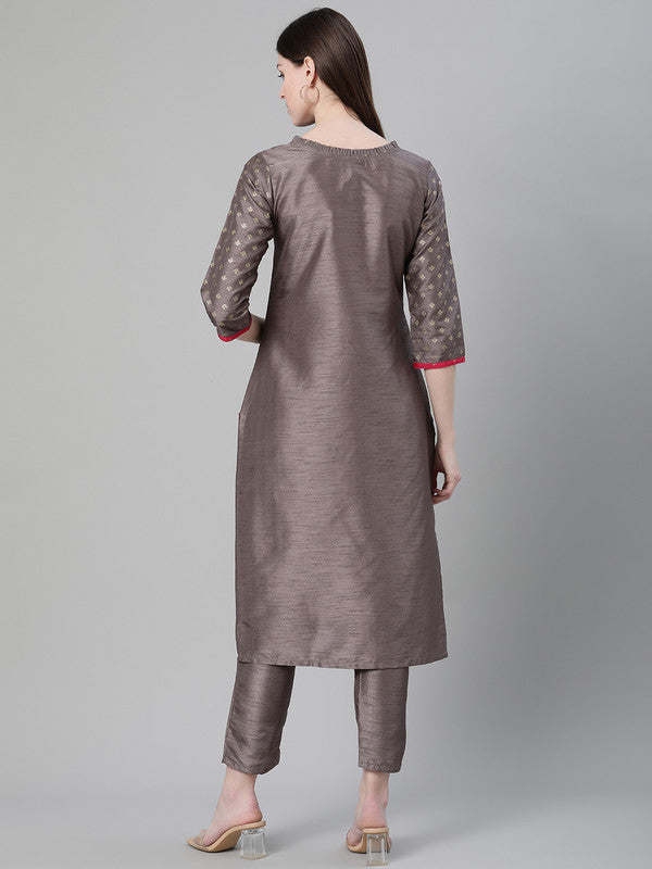 Grey Coloured Poly Silk with Foil Print Round Neck 3/4 Sleeves Side Slits Women Designer Casual/Daily wear Flared Kurta!!